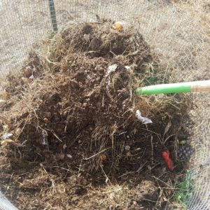 easy backyard composting