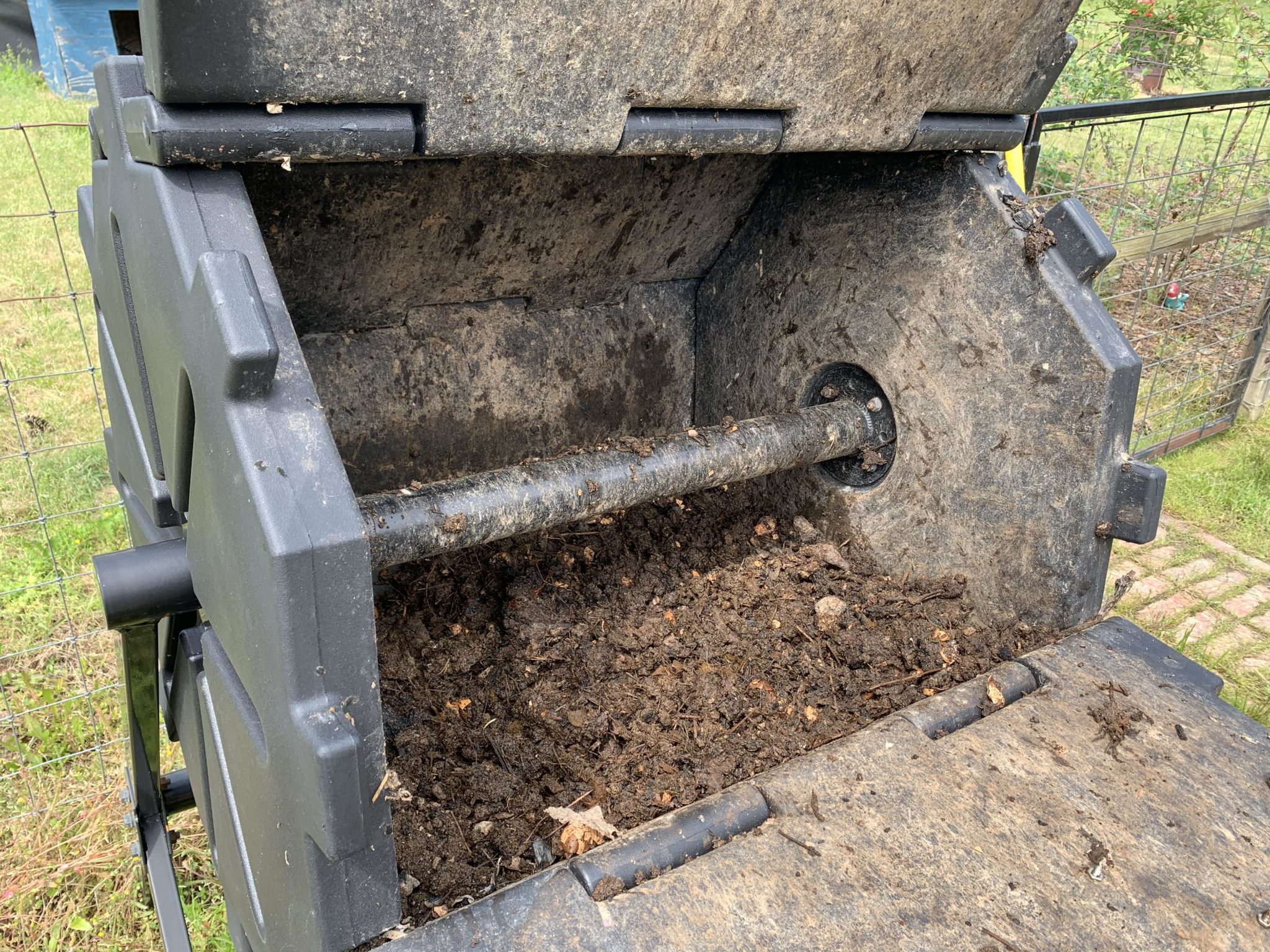 Compost Piles vs. Tumblers The Beginner's Garden